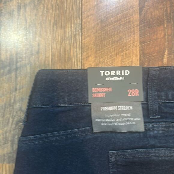 Torrid dark wash Skinny Jeans Mid-Rise Classic 28 (4400) NWT - Picture 5 of 5